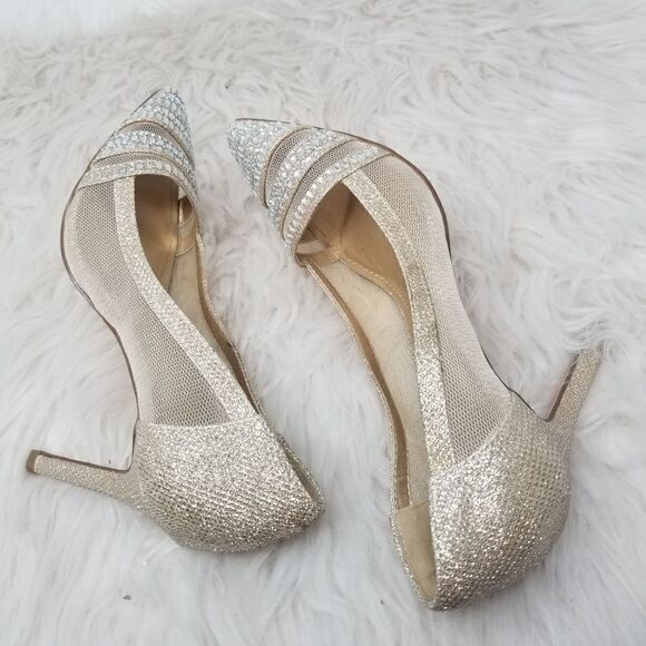 Dream Pairs Sparkly Heels. Size 6 - Picture 14 of 16